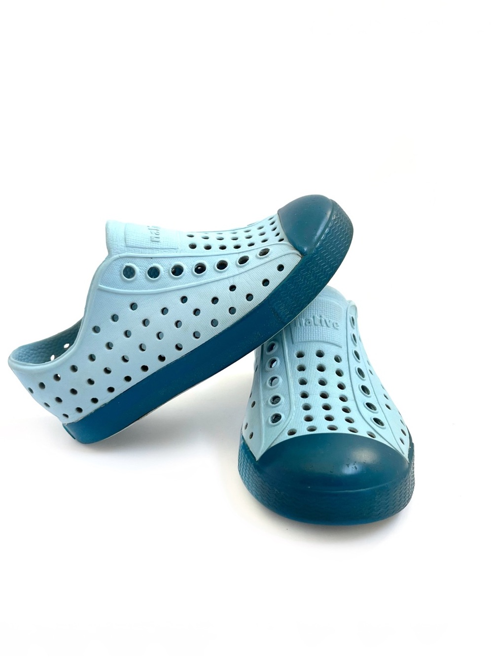 Native Shoes Kids in Light Blue and Teal Size 8 toddler